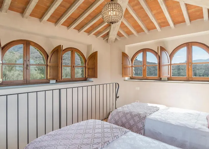 Torre La Ripa 8, Emma Cortona